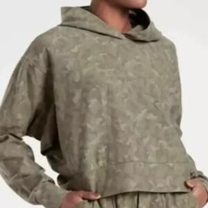 ATHLETA Olive Green Camo Farallon Cropped Camo Hoodie Sweatshirt Top XS